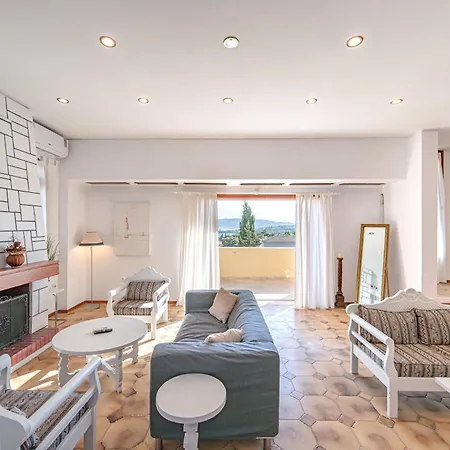 Prázdninový dům Heliotrope Traditional House Karafotaíika
