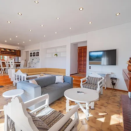 Heliotrope Traditional House