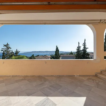 Heliotrope Traditional House