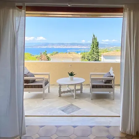 Heliotrope Traditional House Vergaiika