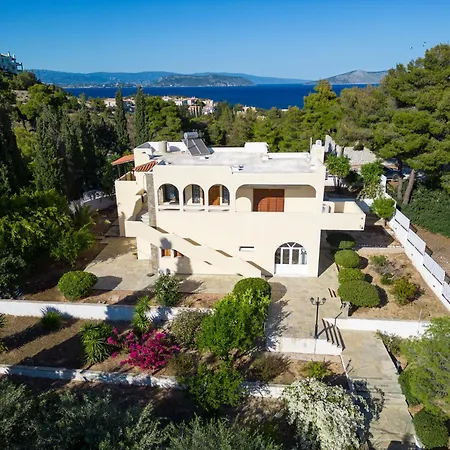 Heliotrope Traditional House Holiday home *